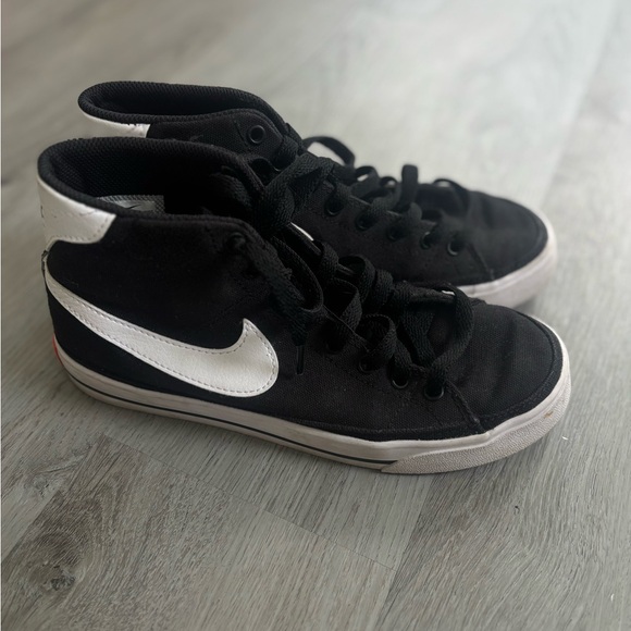 Nike Black and White High-Tops - Picture 1 of 1